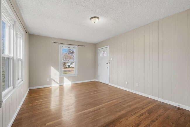 Building Photo - 2857 S 5th St