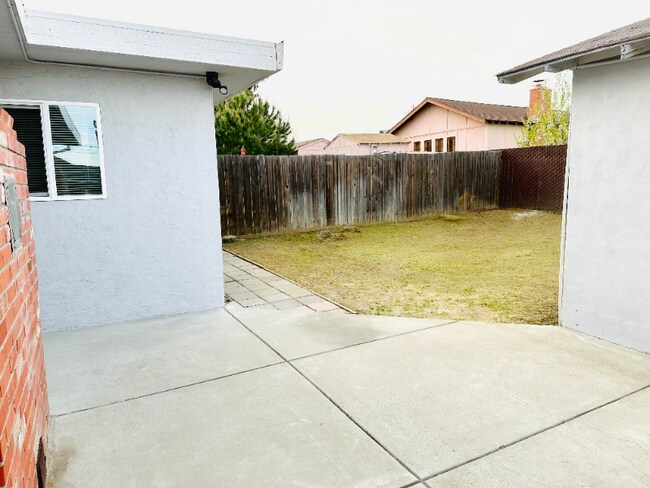 Building Photo - 22 Panoramic Ave