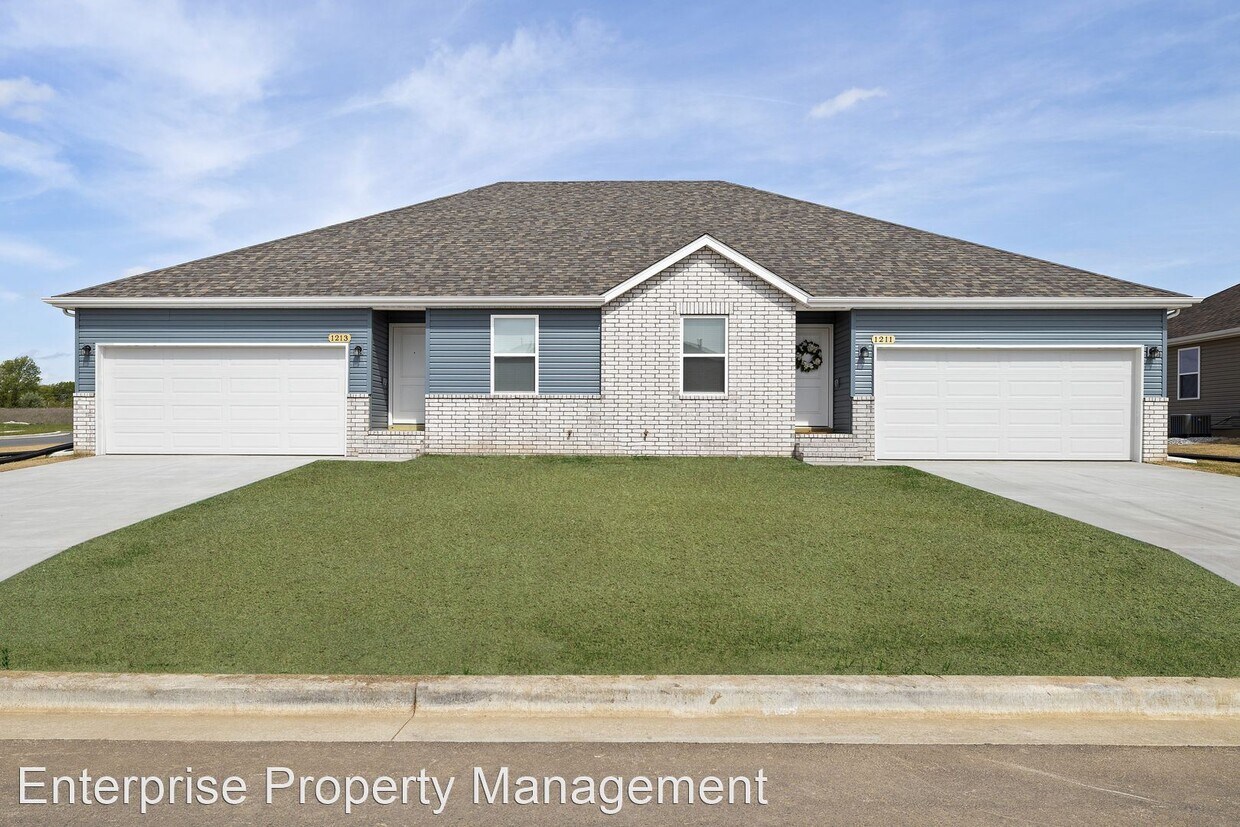 3 br, 2 bath House 1213 S Choctaw Rd House Rental in Republic, MO