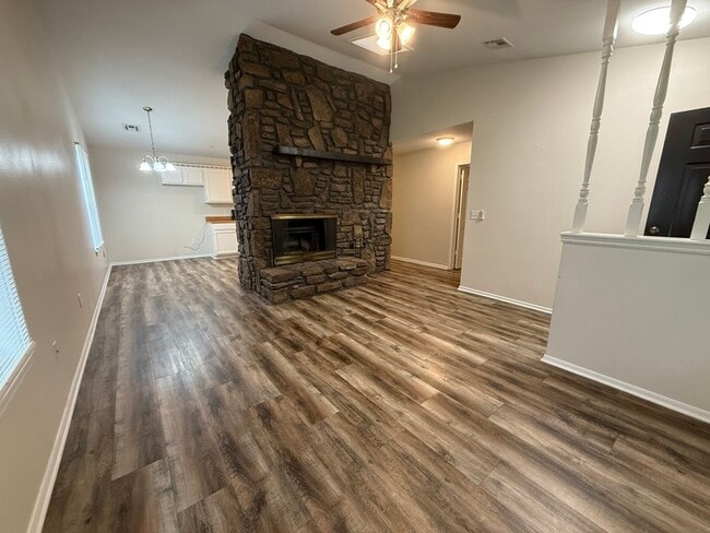 Building Photo - 1206 Whipporwill Ln