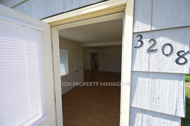Foto del edificio - 3 bed 1 bath home in Port Angeles