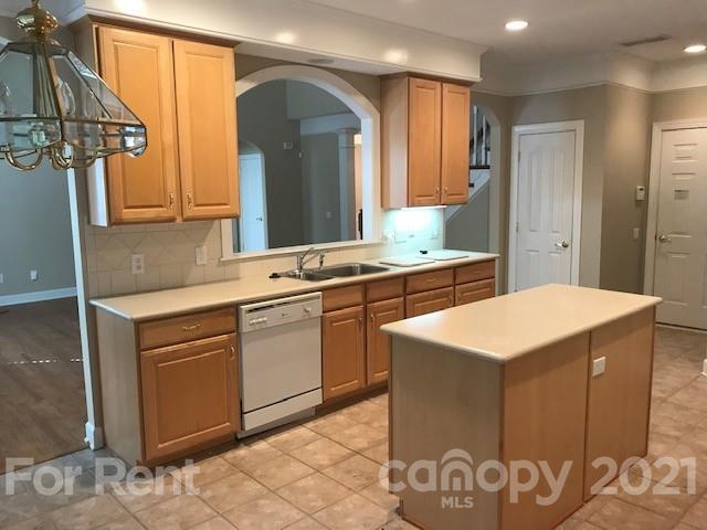 Foto del edificio - 5038 Ashford Crest Ln