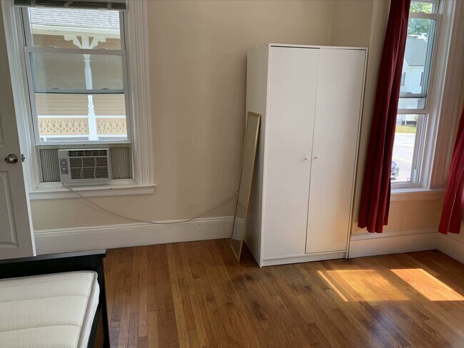 Foto del edificio - 491 Pleasant St