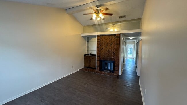 Building Photo - 7013 Wesley Ct