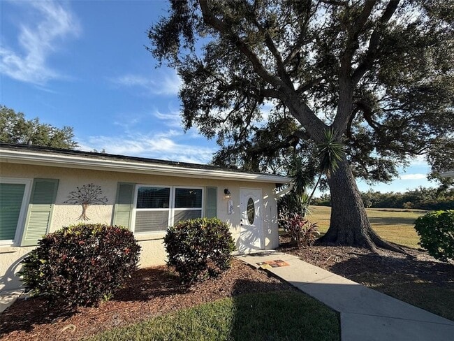 Photo - 2202 Clubhouse Dr