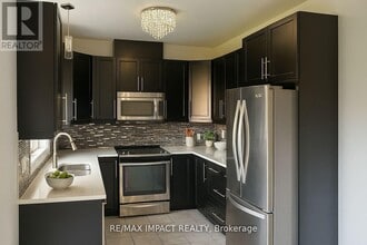 Building Photo - 212 Greenwater Pl