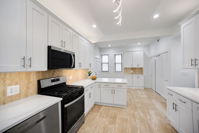Foto del edificio - 858 W Armitage Ave