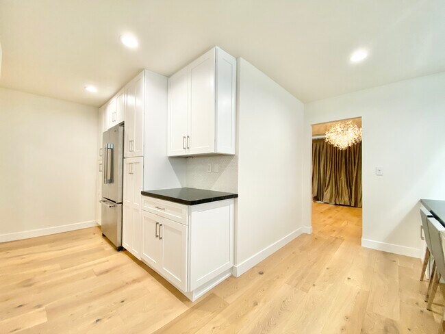 Building Photo - 131 N Wetherly Dr