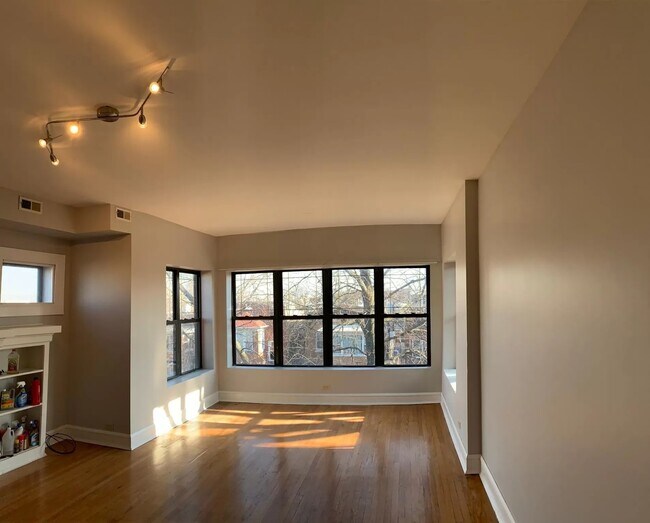 Building Photo - 4614 N Central Park Ave