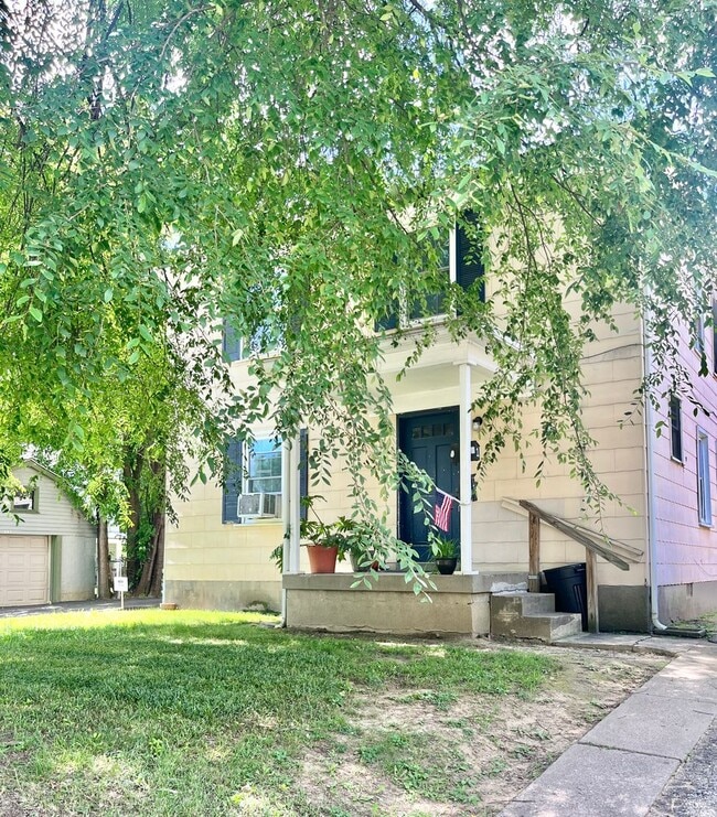 Building Photo - 4840 Southside Dr