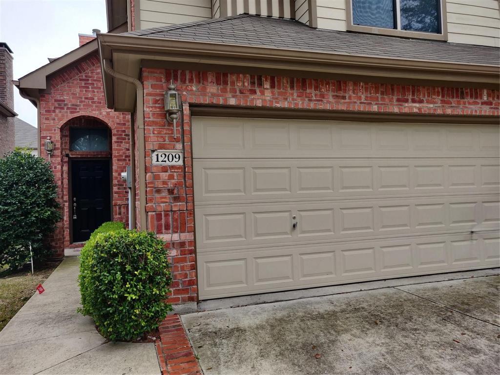 Primary Photo - 1209 Plaza Way Dr