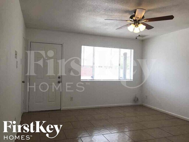 Building Photo - 8707 N 41st Ave