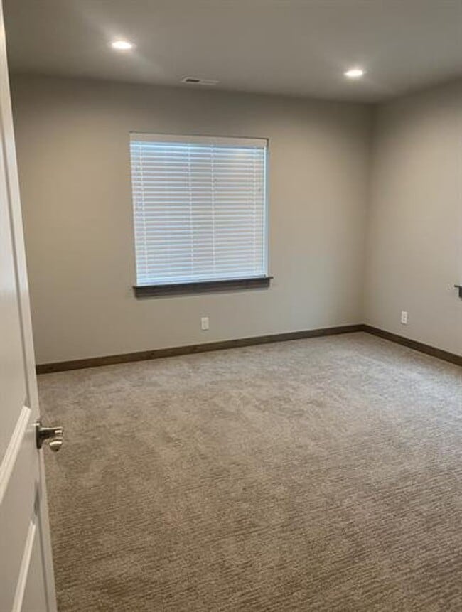 Building Photo - 1313 Fozzie Ln