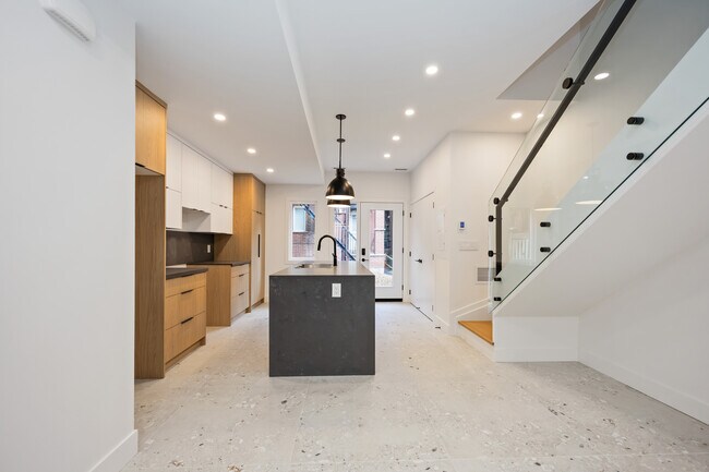 Photo du bâtiment - 308 St. George St