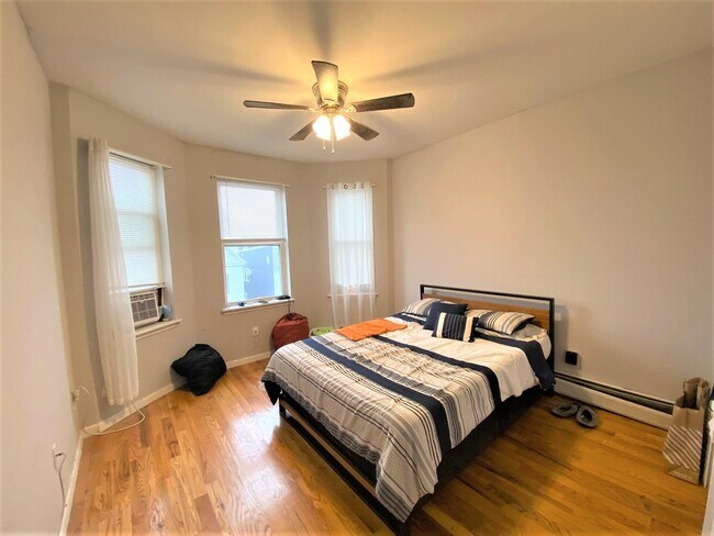 Foto del edificio - 127 W 19th St