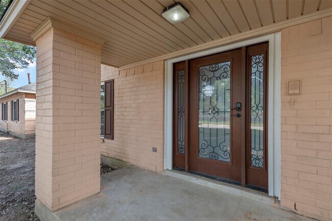 Building Photo - 4606 Raccoon Dr