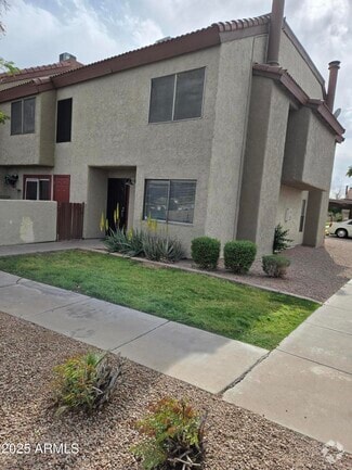 Building Photo - 2040 S Longmore