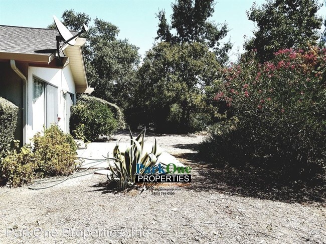 Building Photo - 930 Pinto Ct