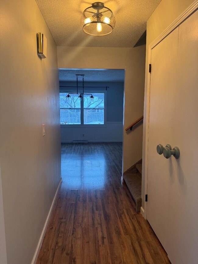 Building Photo - 1519 Trebor Rd