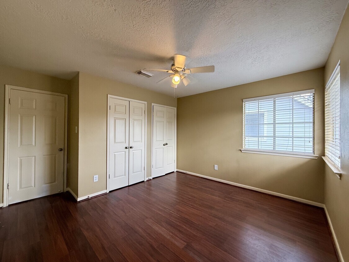 Building Photo - 3411 Ashfield Dr