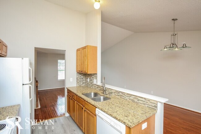 Building Photo - Beautiful move in ready 4-bedroom, 3-bath ...