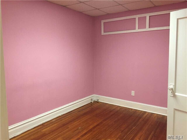 Foto del edificio - 79-37 Myrtle Ave