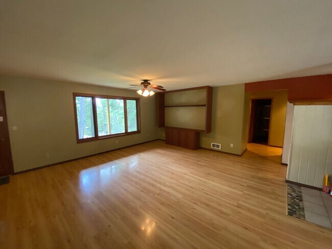 Foto del edificio - Wonderful Unfurnished 3 Bed 3 Bath Home ou...