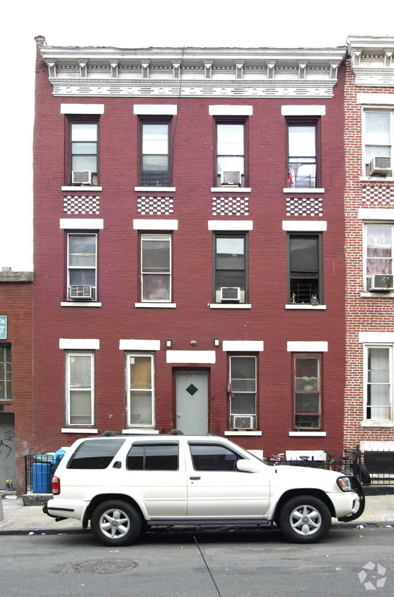 Foto principal - 241 58th St