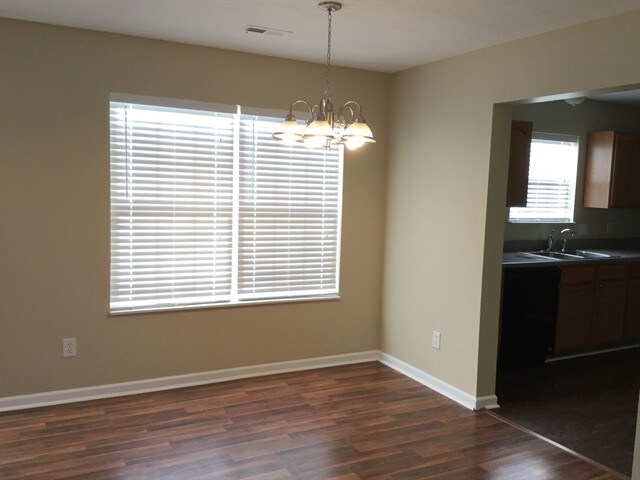 Building Photo - 4449 Oakbank Lane