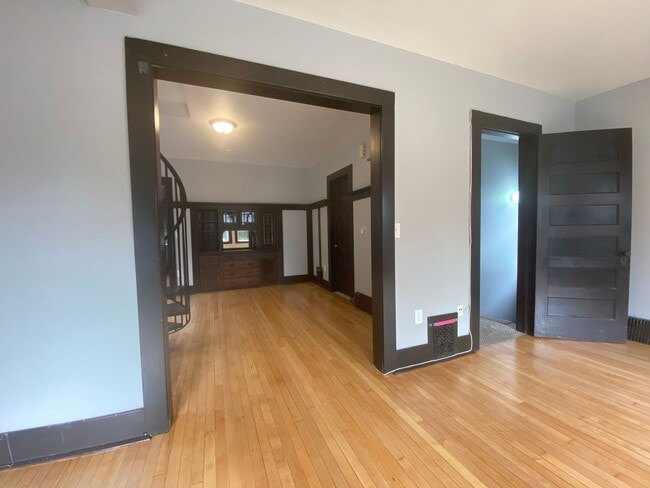 Building Photo - Maryland Upper near UWM