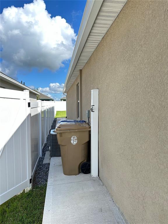 Building Photo - 1987 Cacutta Wy