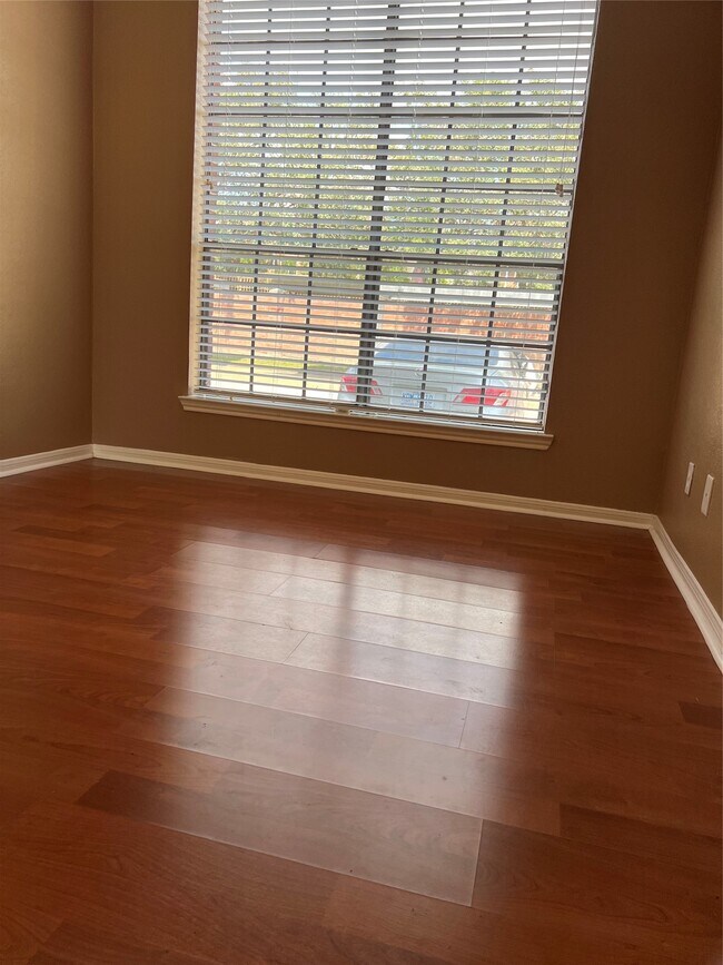 Building Photo - 2121 El Paseo St