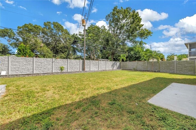 Building Photo - 6519 27th Way N