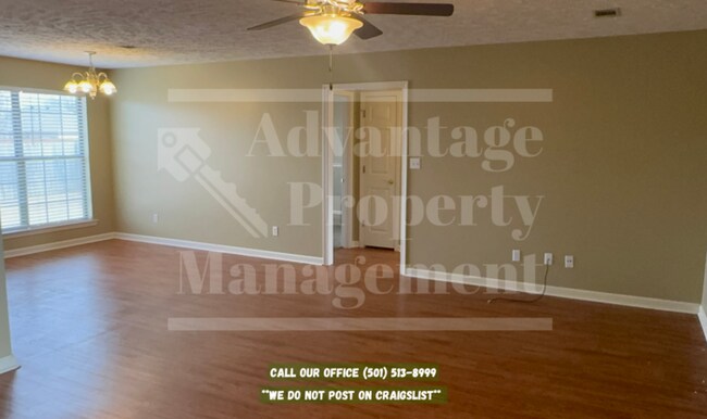 Building Photo - 2730 Makenzie Dr