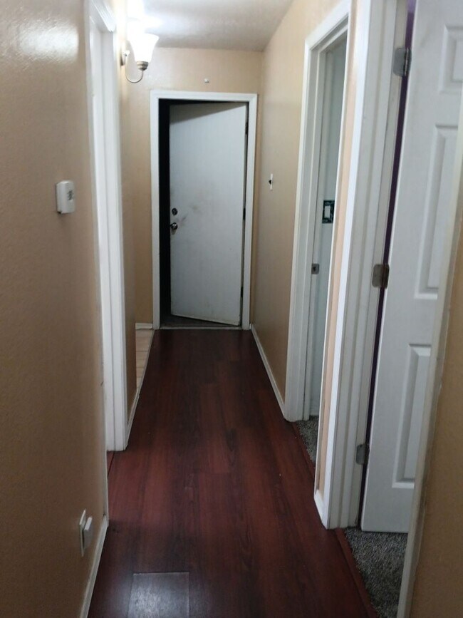 Foto del edificio - Three Bedroom, Two bathroom House on the W...