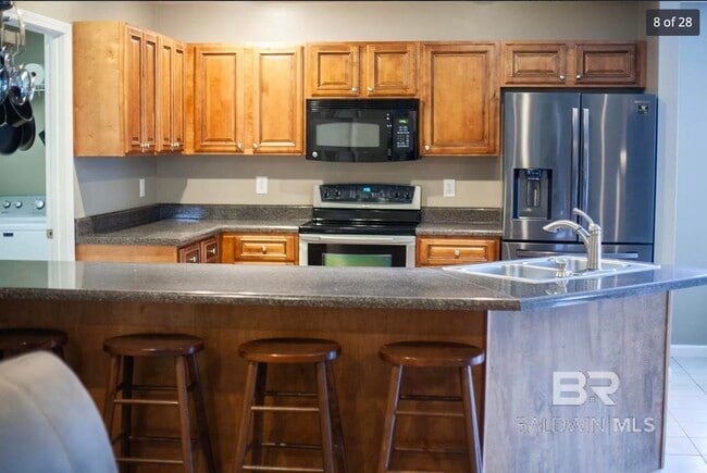 Foto del edificio - 14611 Silveroaks Loop