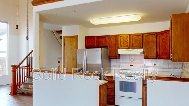 Building Photo - 935 Greenbrier Dr