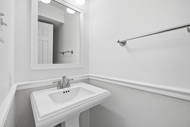 Foto del edificio - 6701 Washington Blvd