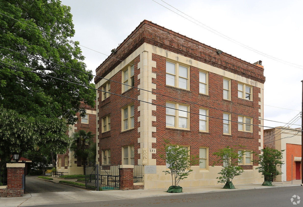 Primary Photo - Toltec Apartments