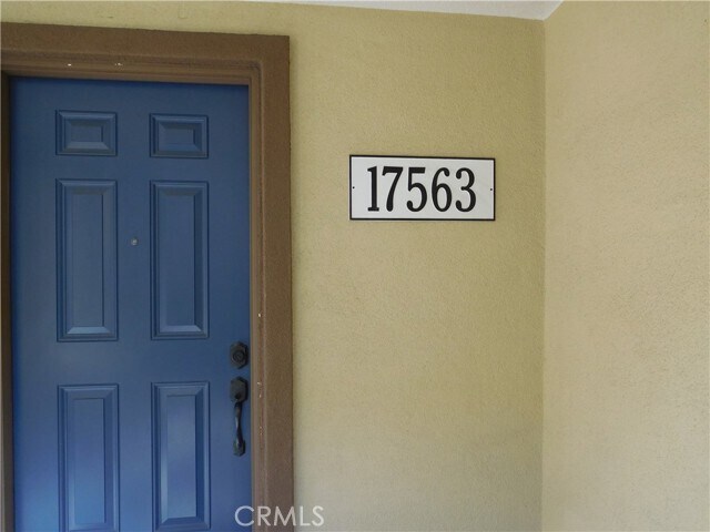 Foto del edificio - 17563 Waterfall Ct