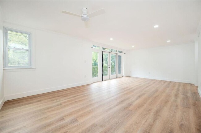 Foto del edificio - 120 Alden Ave NW