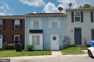 Building Photo - 615 Hemlock Ct