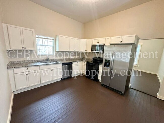 Foto del edificio - 741 W Park Ave