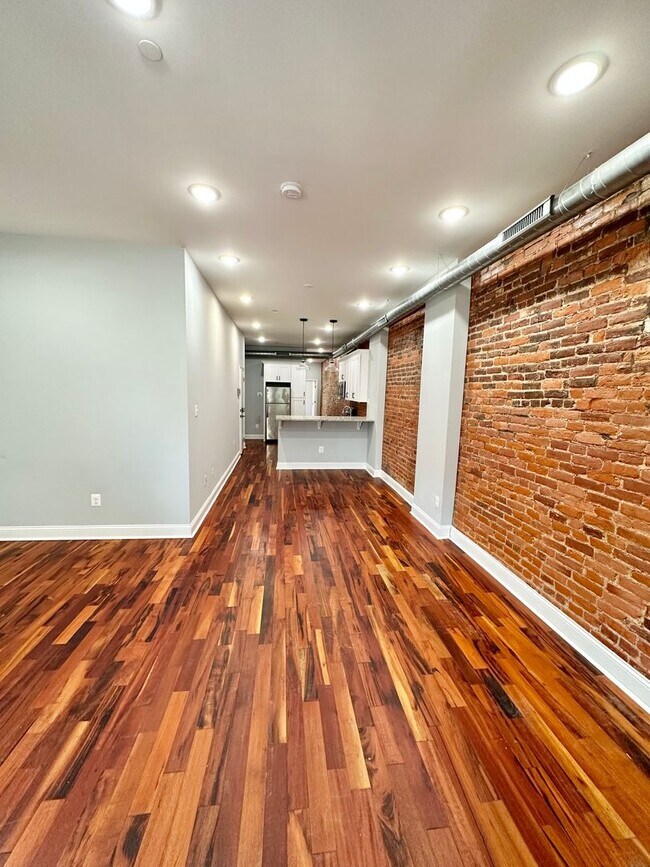 Foto del edificio - 3220 West Diamond Street - DNM(10/15/2023)
