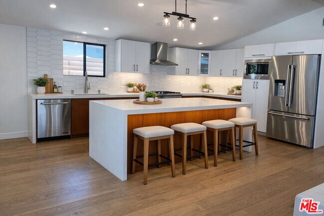 Foto del edificio - 6329 Jumilla Ave