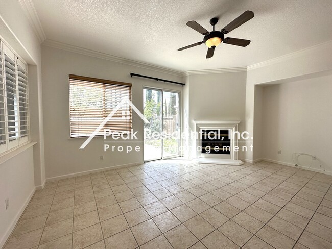 Foto del edificio - Spacious 4bd/3.5ba West Sacramento Home wi...