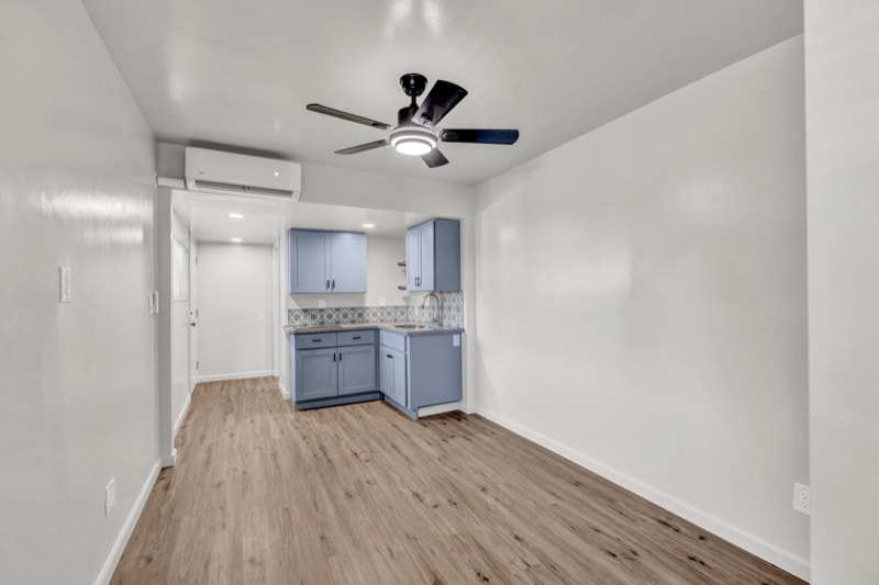 Primary Photo - 526 Olive St