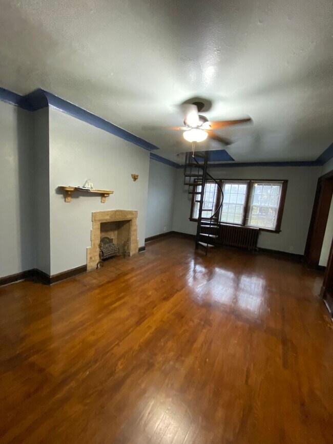 Building Photo - 3505 Ravenwood Ave
