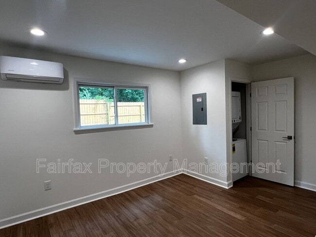 Building Photo - 1309 Hudson Ave