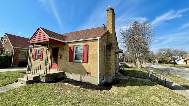 Building Photo - 2701 Shroyer Rd